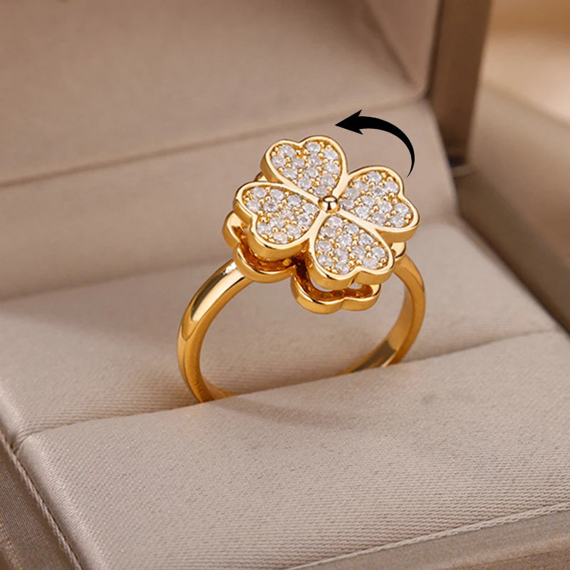 Clover Rings