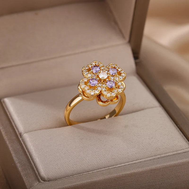 Clover Rings