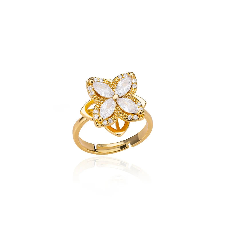 Clover Rings