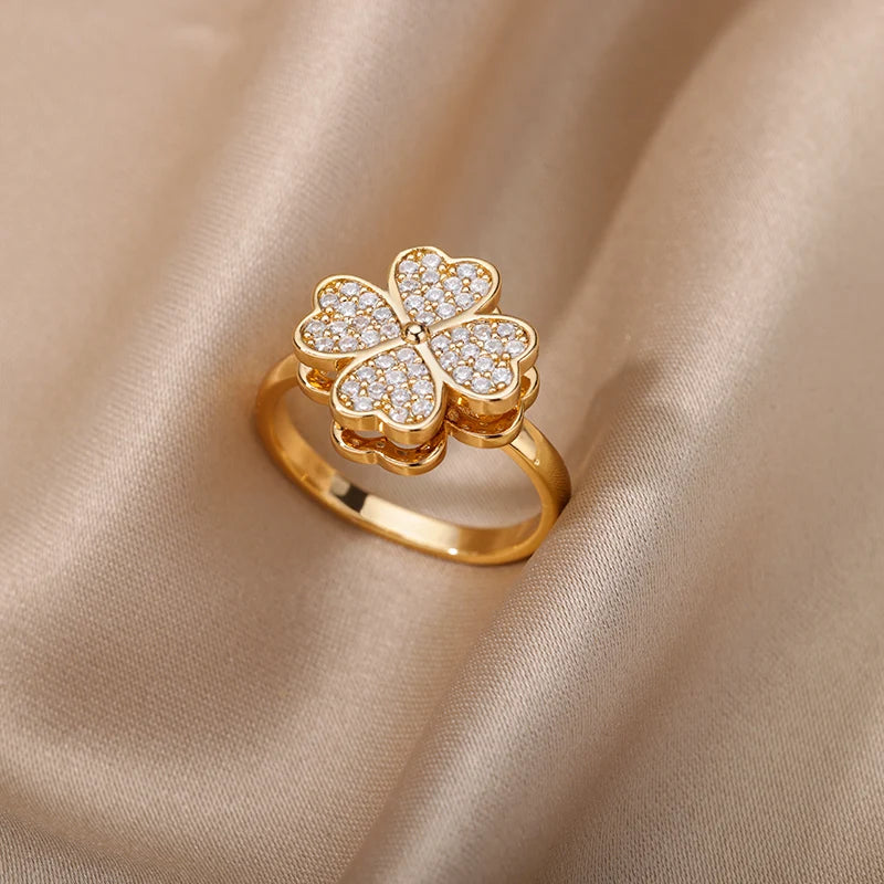 Clover Rings