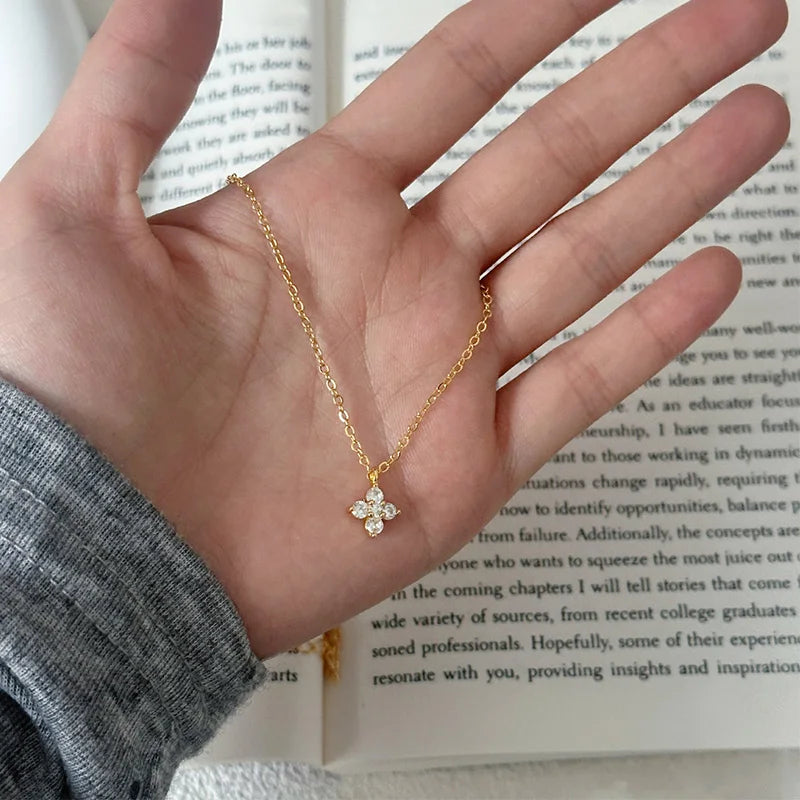 Dainty Lucky Leaf Necklace